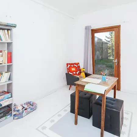 Forest Hideaway In Saint-caprais * Saint-Caprais (Lot)