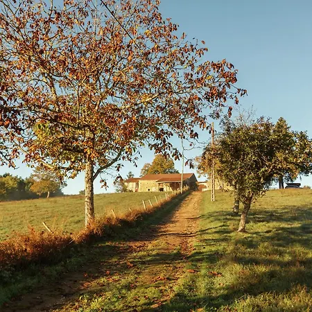 Forest Hideaway In Saint-caprais 度假居